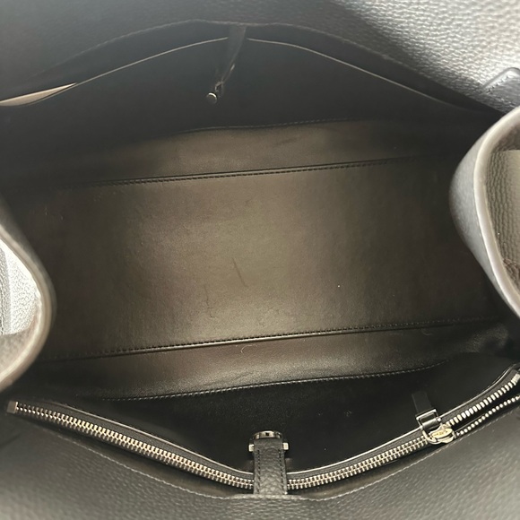 The row Margaux 12 shoulder bag in black - Picture 4 of 8